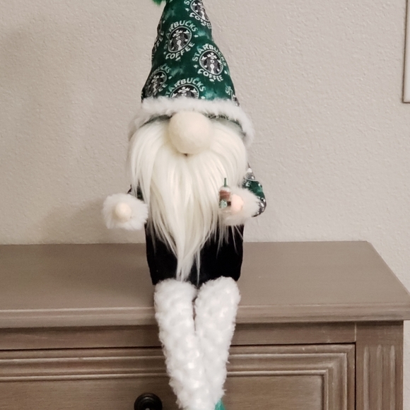 Starbucks inspired gnome - Picture 5 of 9